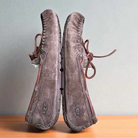 UGG Women's Dakota Moccasin in Expresso Size 8 - Picture 9 of 15